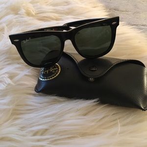 Sold✨Sunglasses✨ Ray-Ban Wayfarer Polarized✨